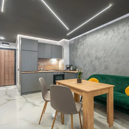 Cozy Homes 4 Апартаменты *